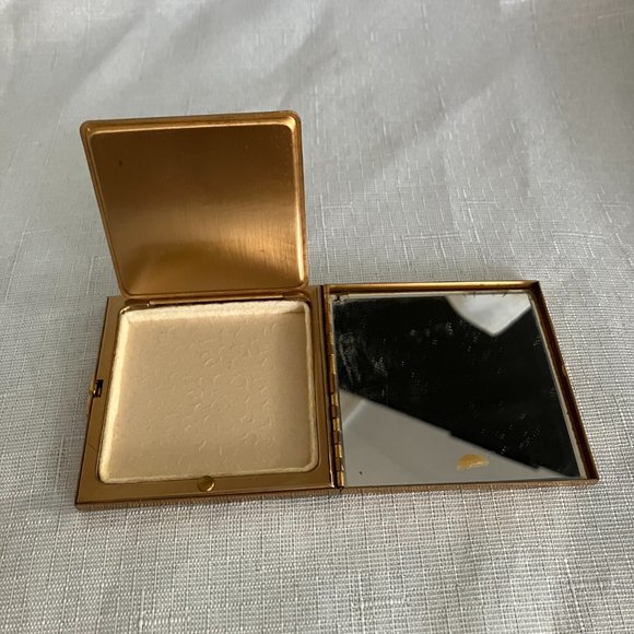 Rare Pilcher Antique "Martini" Brass and Copper Powder Compact with Mirror - Picture 6 of 7